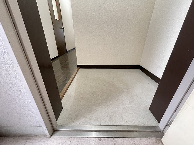 玄関３