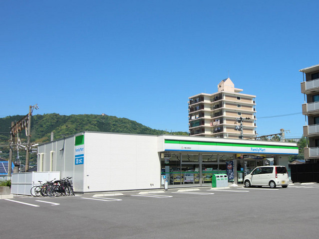 ファミリーマートJR亀川駅前店