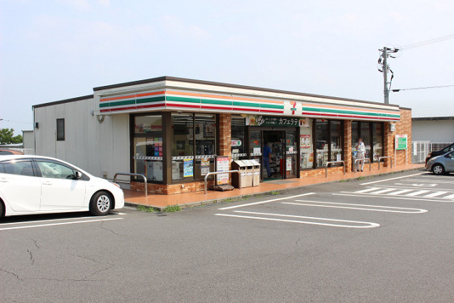 セブンイレブン日出インター店