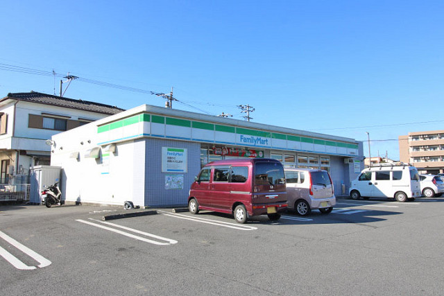ファミリーマート由布狭間古野店