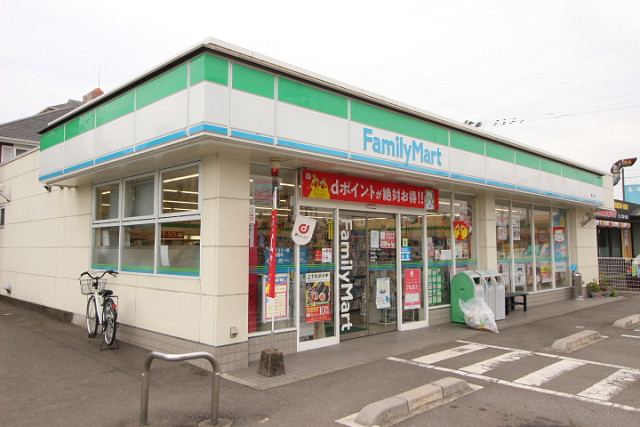 ファミリーマート賀来店