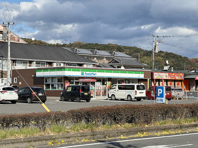ファミリーマート賀来店