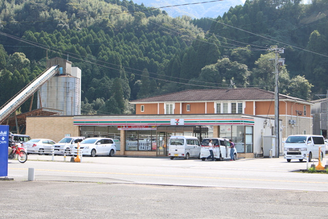 セブンイレブン大分野津原店
