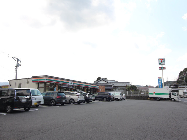 セブンーイレブン由布挾間店