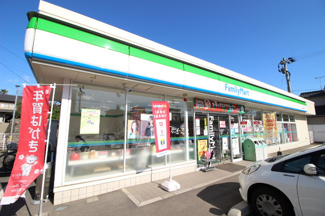 ファミリーマート 由布挾間店