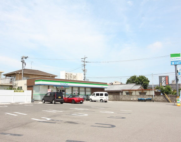 ファミリーマート 大分県立病院西口店
