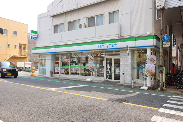 ファミリーマート流川店