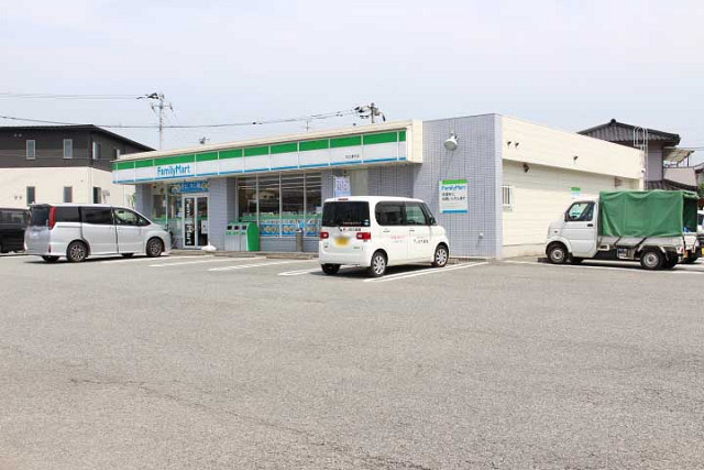 ファミリーマート大分津守店