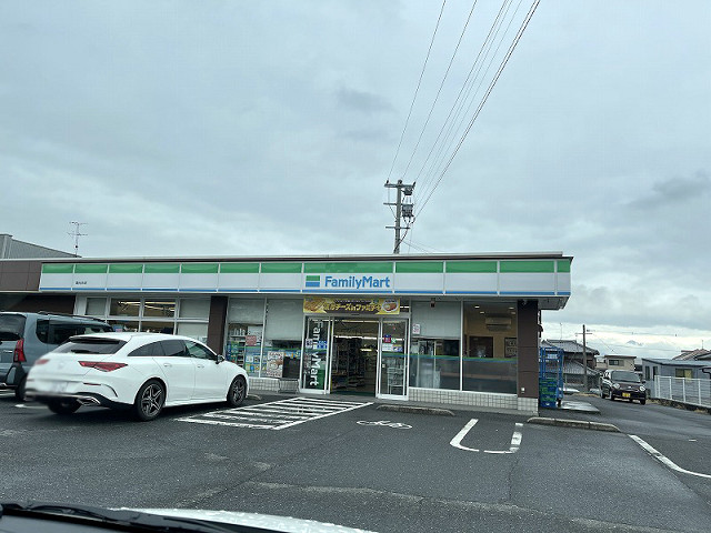 ファミリーマート陽光台店