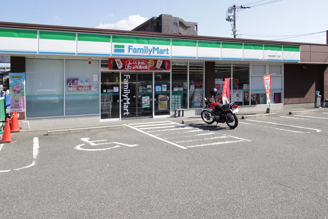 ファミリーマート博多駅南六丁目店