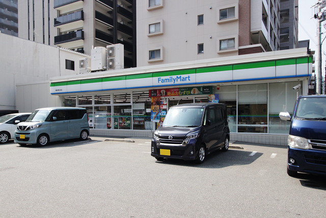 ファミリーマート博多東住吉店