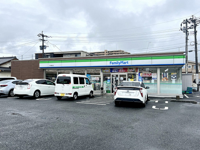ファミリーマート 大分南春日店
