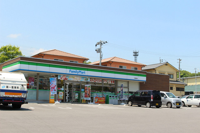 ファミリーマート別府鶴見店