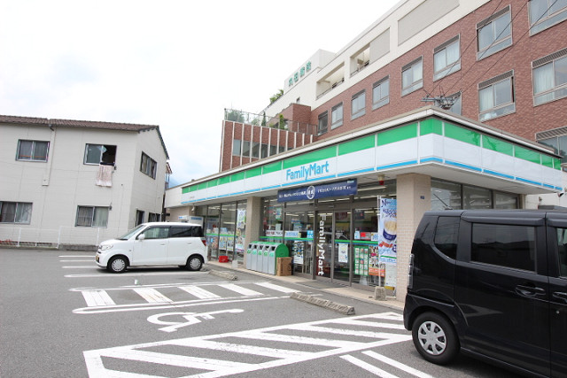 ファミリーマート別府末広町店