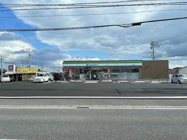 ファミリーマート 大分皆春店