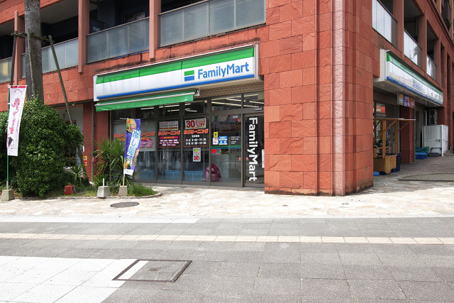 ファミリーマート千早5丁目店