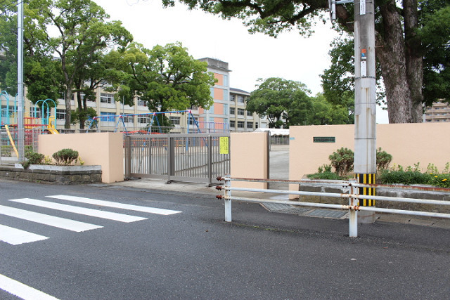 大分市立鶴崎小学校