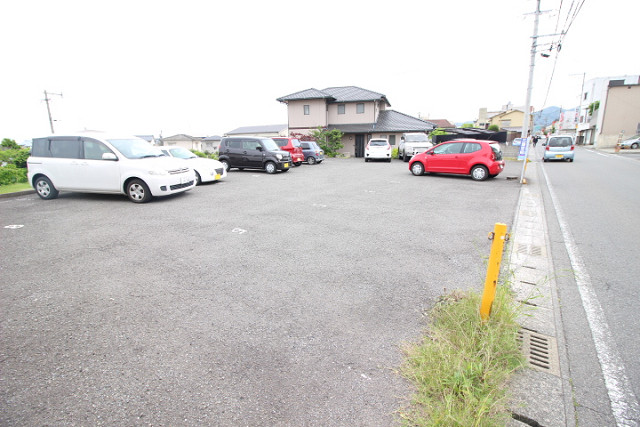 上人貸駐車場
