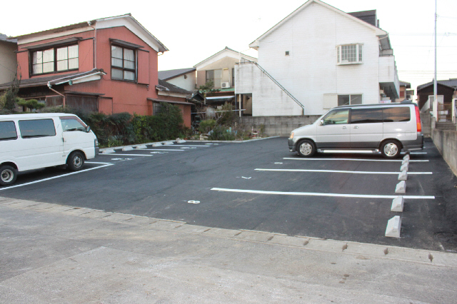 日岡1丁目渡邉駐車場