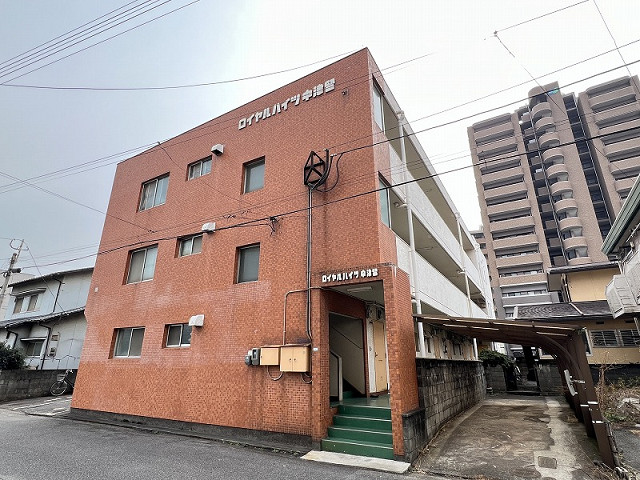 ロイヤルハイツ中津留２０３号