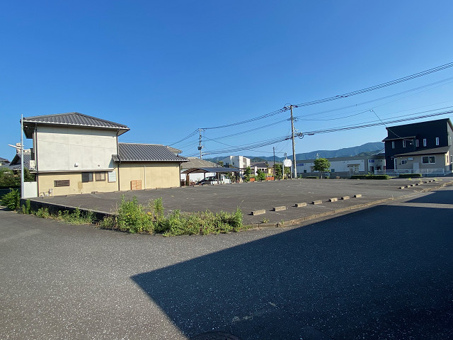 坂ノ市荻本駐車場
