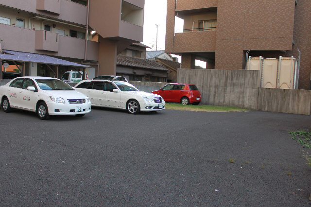 中島東３丁目駐車場