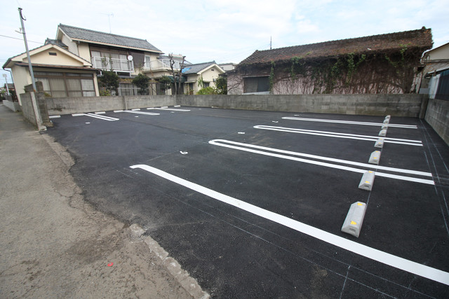 王子中町甲斐駐車場