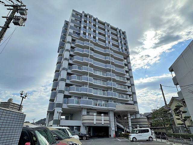 ｸﾞﾗﾝﾄﾞﾊﾟﾚｽ大分駅南 1208号