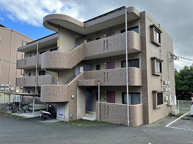 ユーミーハサマ