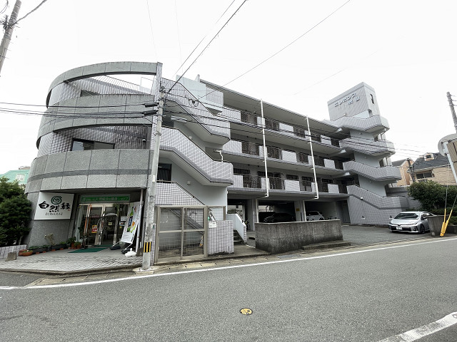 エレガンス秋山