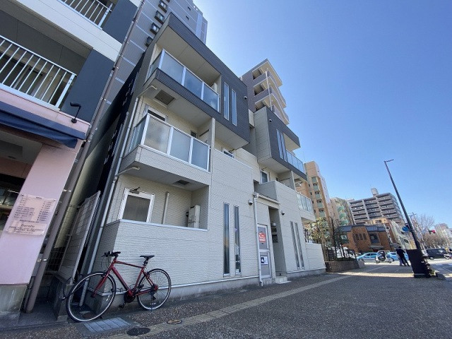 アハイブ箱崎駅前