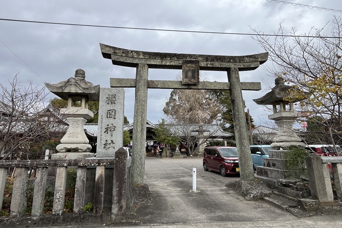 四季の花が迎えてくれる「櫻岡神社」と、歴史が息づく2つの名寺をめぐる