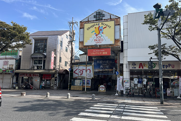 タイムスリップ気分で散策。「ソルパセオ銀座」と長年愛される「喫茶なつめ」 