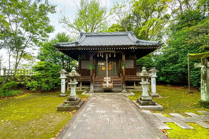 歴史の風情漂う神社めぐりと、古民家パン屋を訪ねる、心ほぐれるひととき